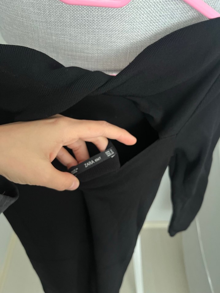 V Yaka Siyah Midi Hamile Elbisesi - Görsel 4