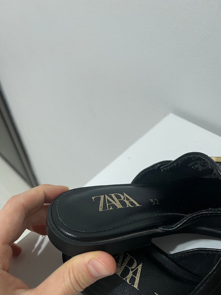 Siyah Tokalı Kadın Terlik - Görsel 3