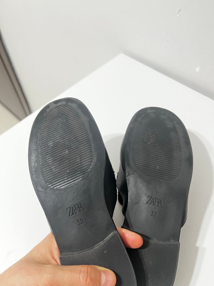 Siyah Tokalı Kadın Terlik - Görsel 5