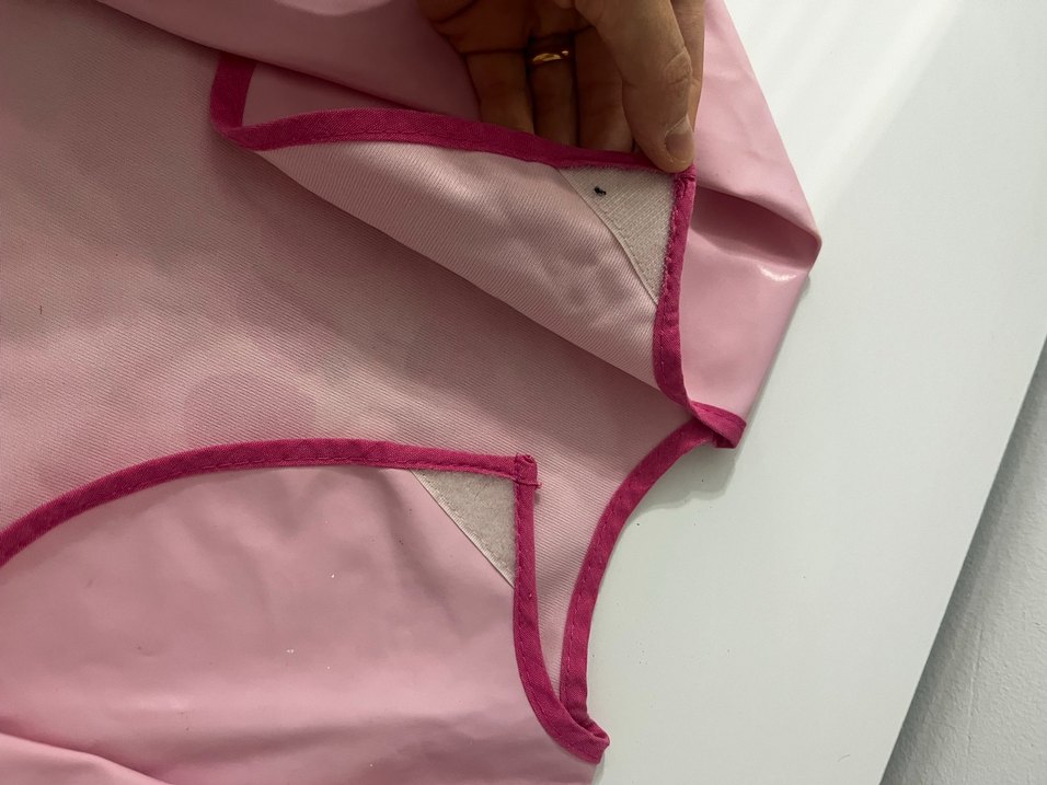 Pembe Baskılı Bebek Önlüğü Uzun Kollu - Görsel 3