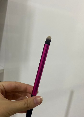 Koyu Pembe Makyaj Fırçası - Görsel 3