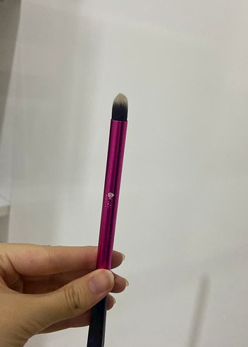 Koyu Pembe Makyaj Fırçası - Görsel 2