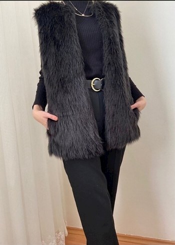 Siyah Kürklü Kadın Yelek - Görsel 2