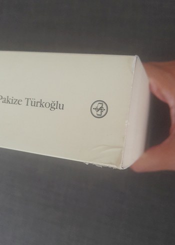 Beden Renk Kimseli Kimsesiz - Pakize Türkoğlu