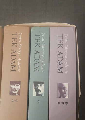 Tek Adam Roman Seti - 3 Cilt - Görsel 2