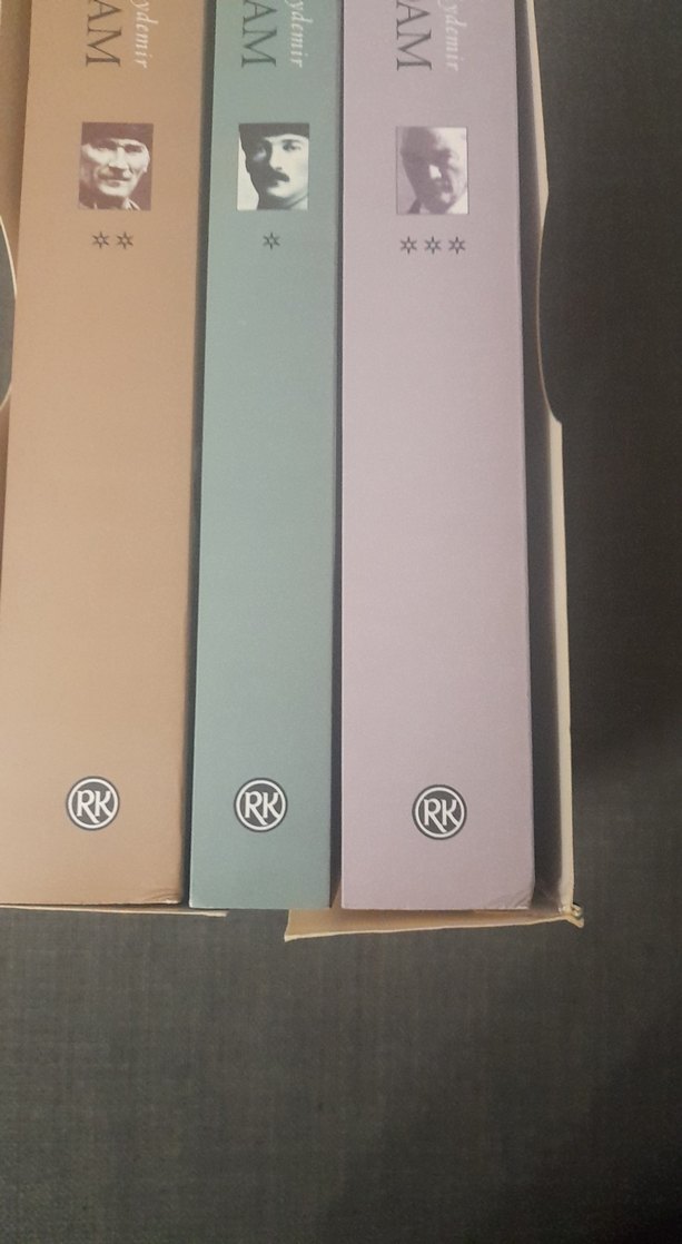 Tek Adam Roman Seti - 3 Cilt - Görsel 3