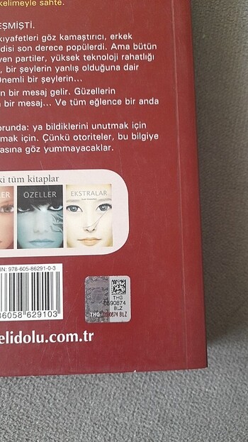  Beden Renk Güzeller/Scott Westerfeld/Delidolu Yayınları 