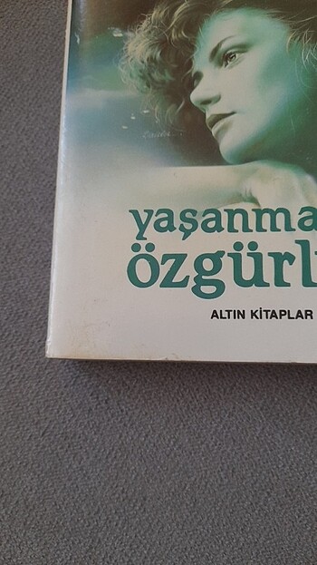 Beden Danıelle Steel/Yaşanmayan Özgürlük/Altın Kitaplar