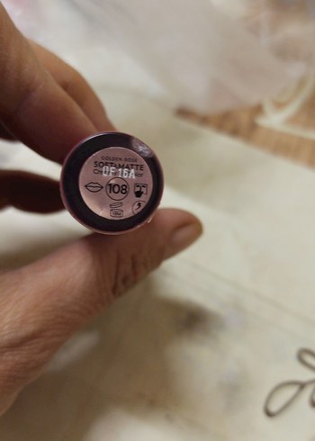  Beden kırmızı Renk Golden Rose Soft&Matte Krem Ruj Bej