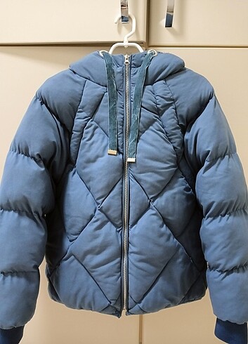 trendyolmilla mavi oversive kapüşonlu şişme mont