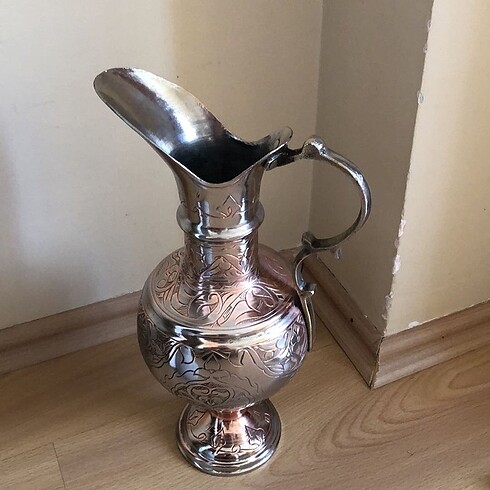 Bakır sürahi