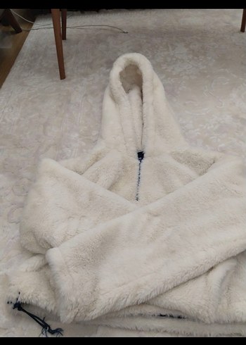 Beyaz Peluş Detaylı Yüksek Yakalı Kadın Sweatshirt - Görsel 5