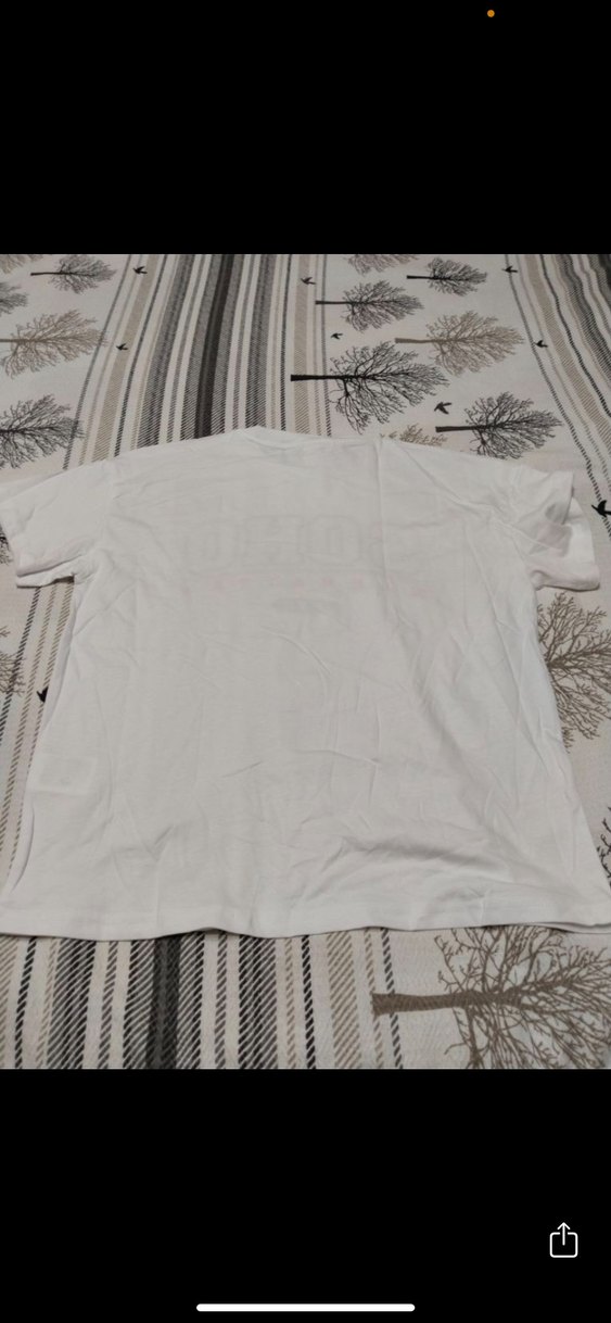 Beyaz Baskılı Kadın Tişörtü - Görsel 3