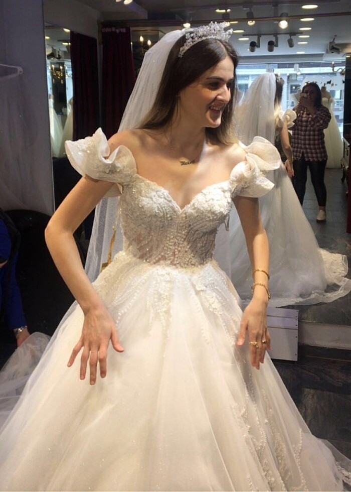 ekru taşlı gelinlik - Görsel 4