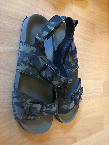 Erkek çocuk sandalet 37-38 numara - Görsel 4