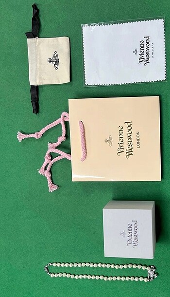  Beden Vivienne Westwood İnci Kolye