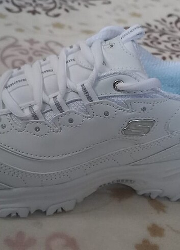 37,5 Beden beyaz Renk 37.5 beyaz skechers