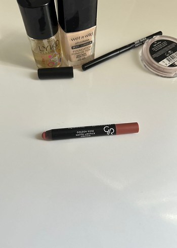 Beden Wet n Wild fondöten ve diğerleri