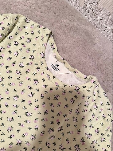 H&M H&M çiçekli crop tshirt