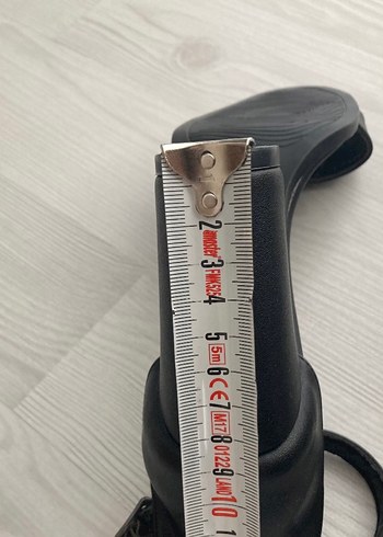  Beden Kadın Sırt Çanta ve Topuklu Ayakkabı