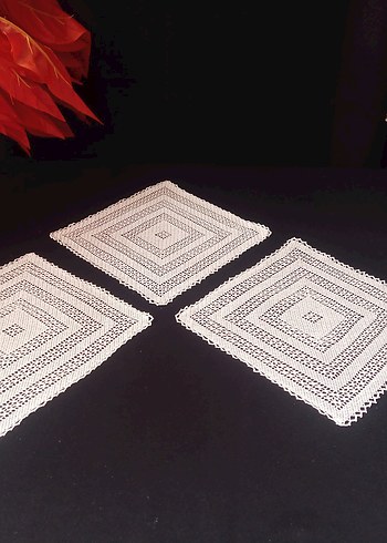 Retro El Yapımı Kare Dantel örtüler
