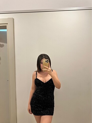 Şık payetli gece elbisesi