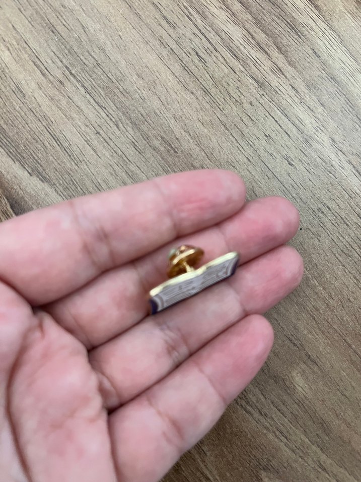 Kitap Tasarımlı Metal Broş - Görsel 2