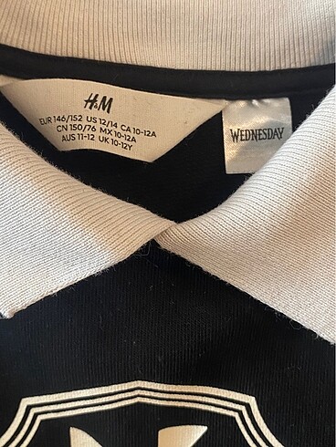 10 Yaş Beden H&M Wednesday sweatshirt 10-12 yaş