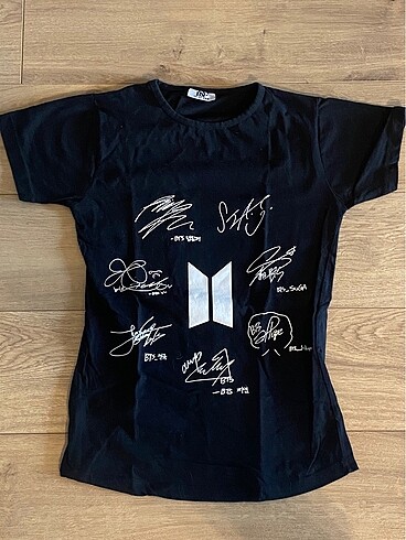 BTS imzalı siyah tshirt 11-12 yaş