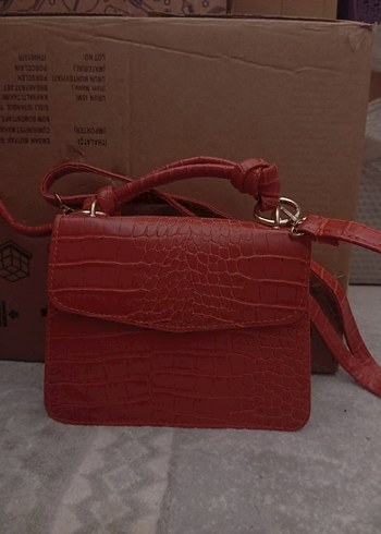 Parlak Deri Kadın Çanta - Görsel 2