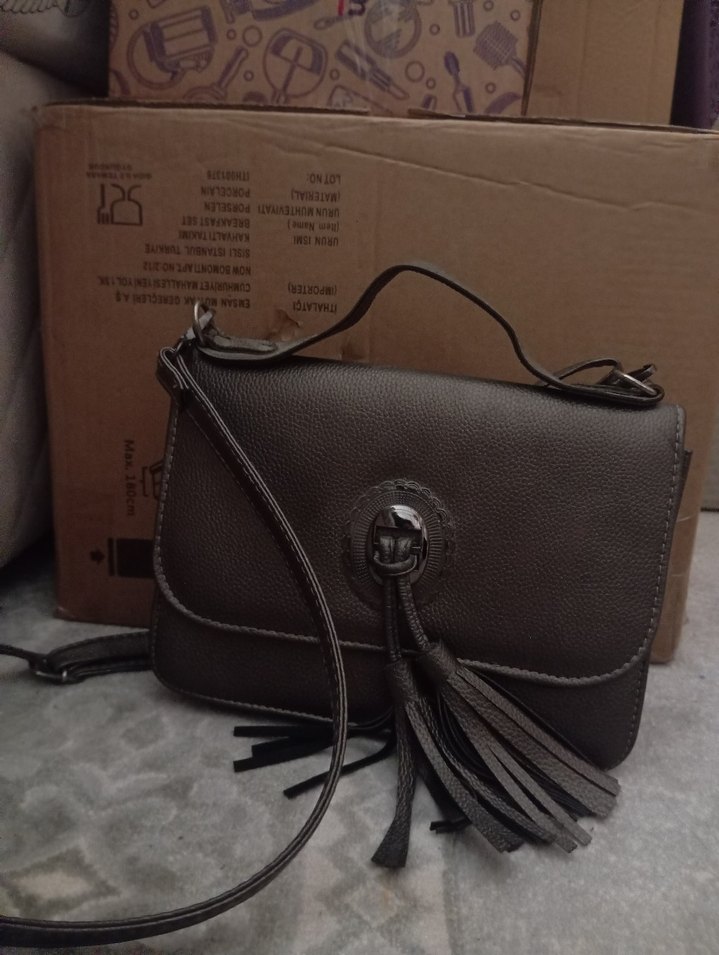 Kahverengi Deri Püsküllü Kadın Çanta - Görsel 2