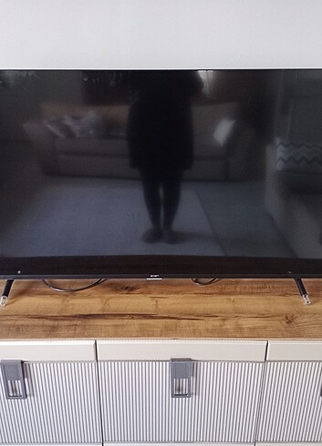 Axen tv ekran kirik