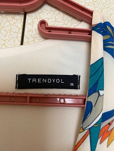 36 Beden Trendyol Çiçek baskılı elbise