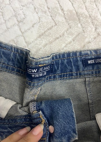LC Waikiki Kadın Mavi Geniş Kesim Midi Denim Pantolon