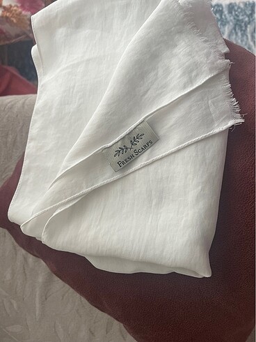 Beyaz şal freshscarf