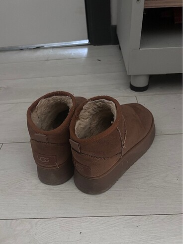 Ugg Ugg taba renk