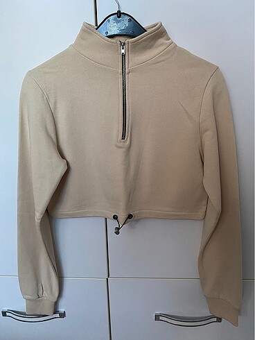 Crop sweatshirt