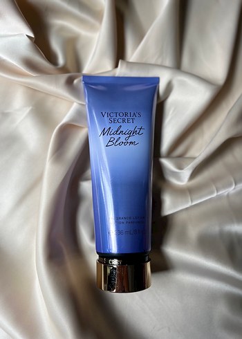 Victoria s Secret Velvet Petals Midnight Bloom Losyon