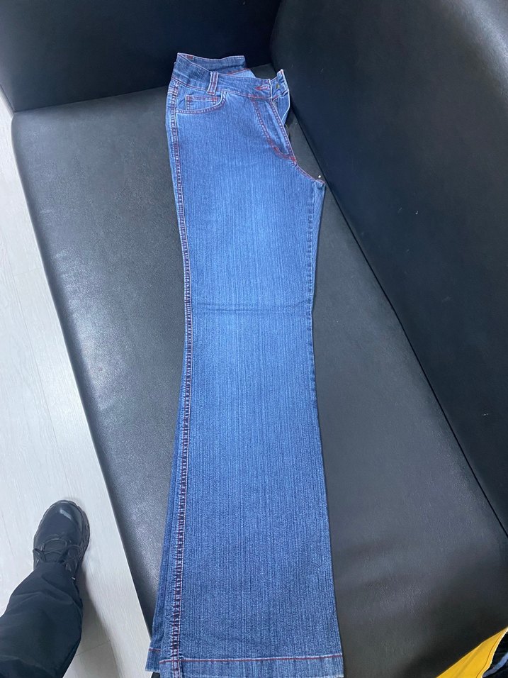 Yepyeni kot pantolon cok az gıyıldı - Görsel 3