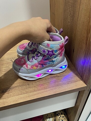 Skechers Skechers bot