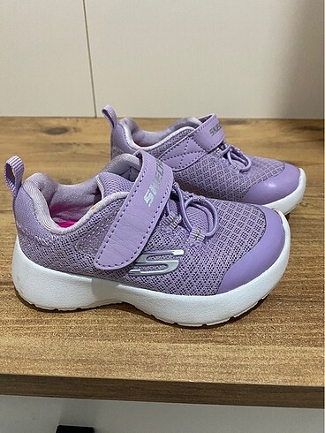 22 Beden Skechers ayakkabı