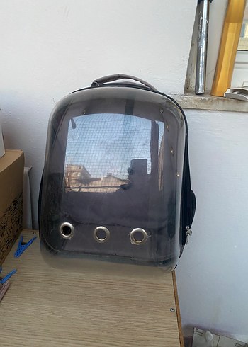Kilitli Siyah Baskılı Sırt Taşıma Kabı
