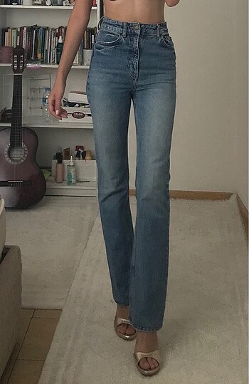 xs Beden mavi Renk Bershka jean ( straight fit)