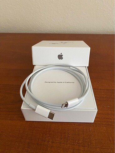 İPhone şarj kablosu