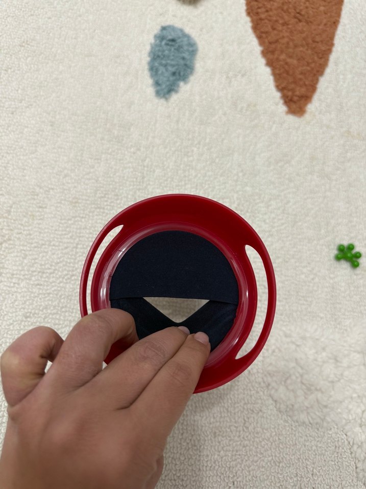 Kırmızı Çocuk dökülmeyen kap - Görsel 4