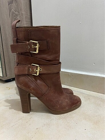 Nine West bot