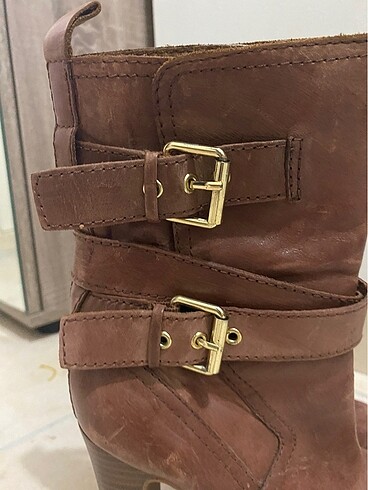 Nine West Nine West bot