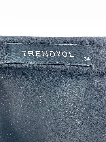 34 Beden siyah Renk Trendyol & Milla Bluz %70 İndirimli.