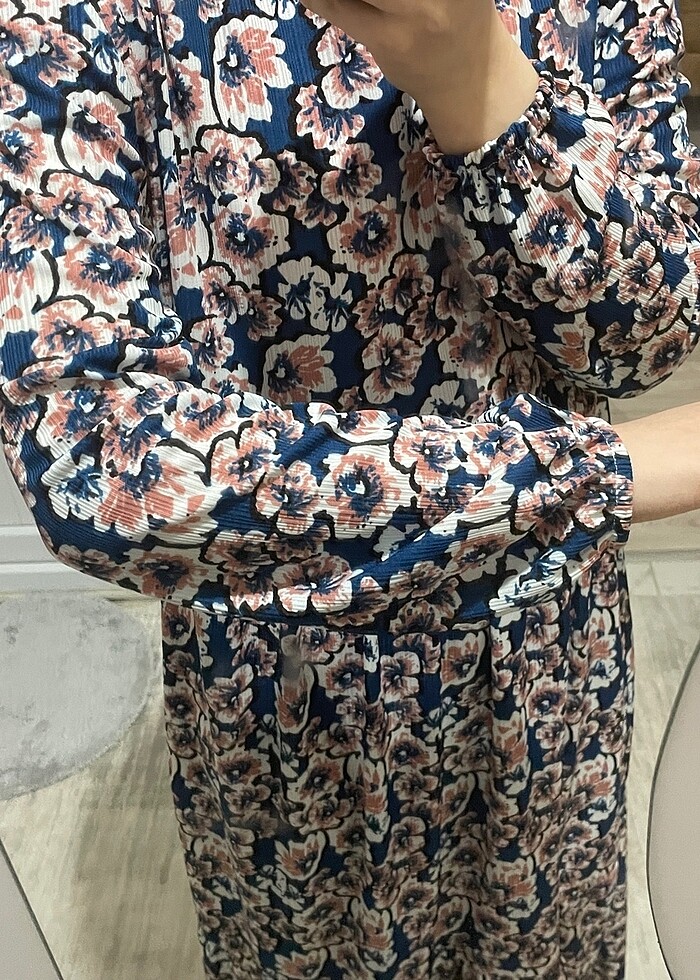 Çiçekli elbise - Görsel 2