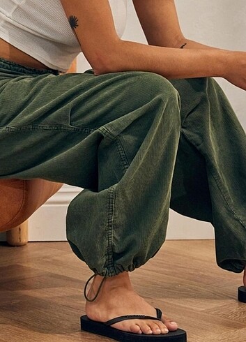 s Beden BDG HAKİ KADİFE BAGGY TECH PANTOLON